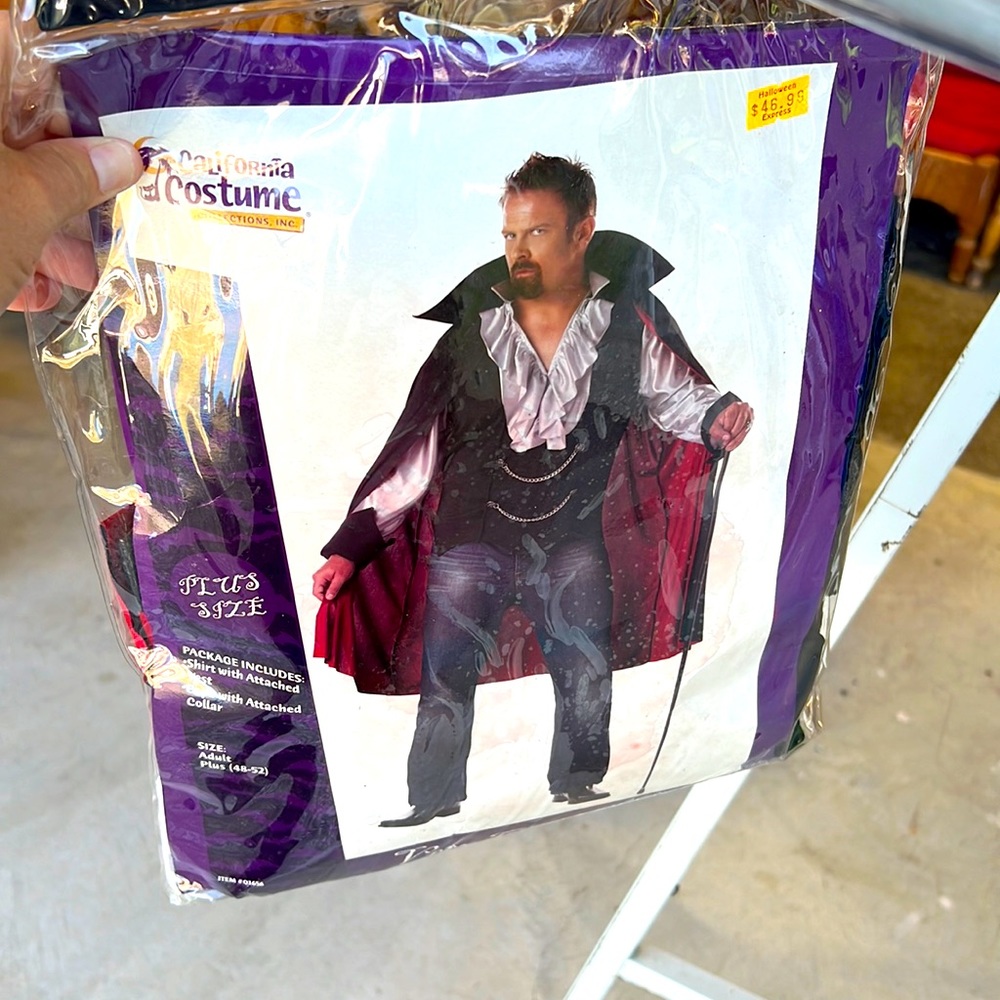 Very Cool Vampire Halloween Costume